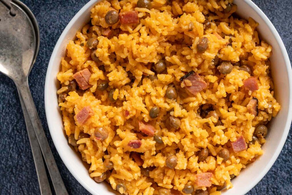 EASY CARIBBEAN RICE AND PIGEON PEAS