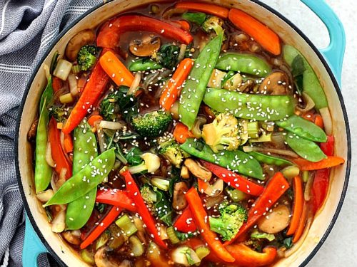 Vegetables: Such as bok choy, bell peppers, and mushrooms, which are often stir-fried or steamed.