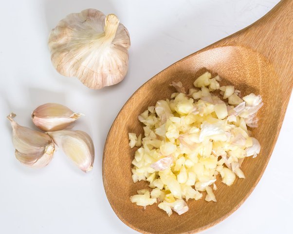 2 cloves of garlic, minced