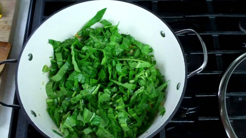 steps to make Caribbean callaloo soup