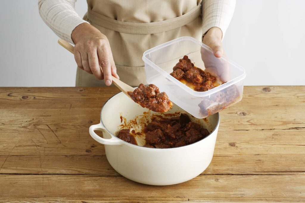 Storing leftovers in container