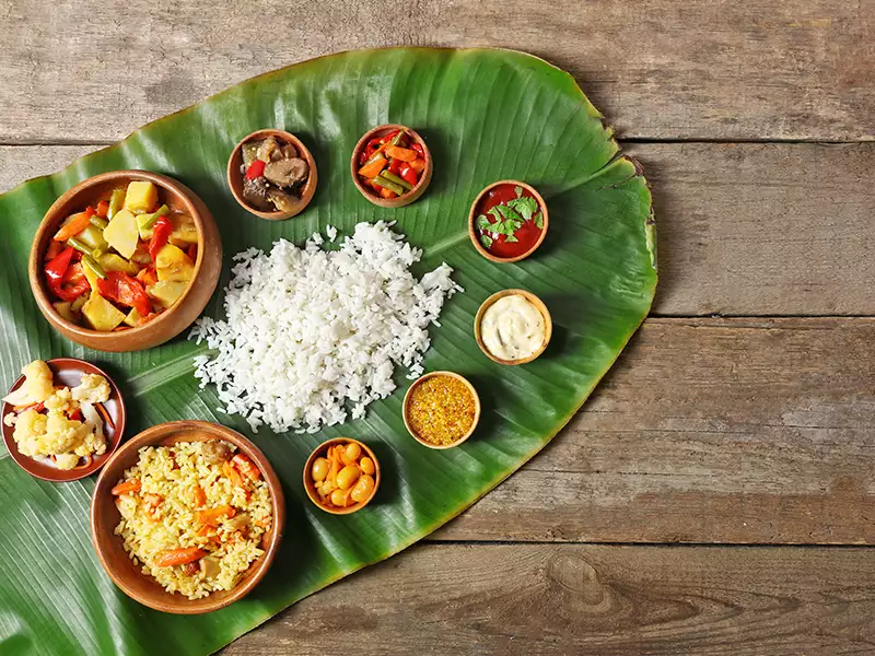 Banana Leaves Presentation and Decoration: Adding a Tropical Touch