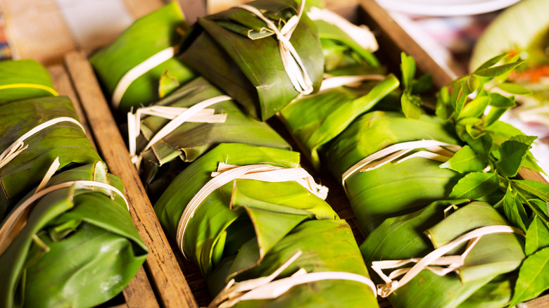 CHOOSING AND PREPARING BANANA LEAVES FOR CARIBBEAN DISHES