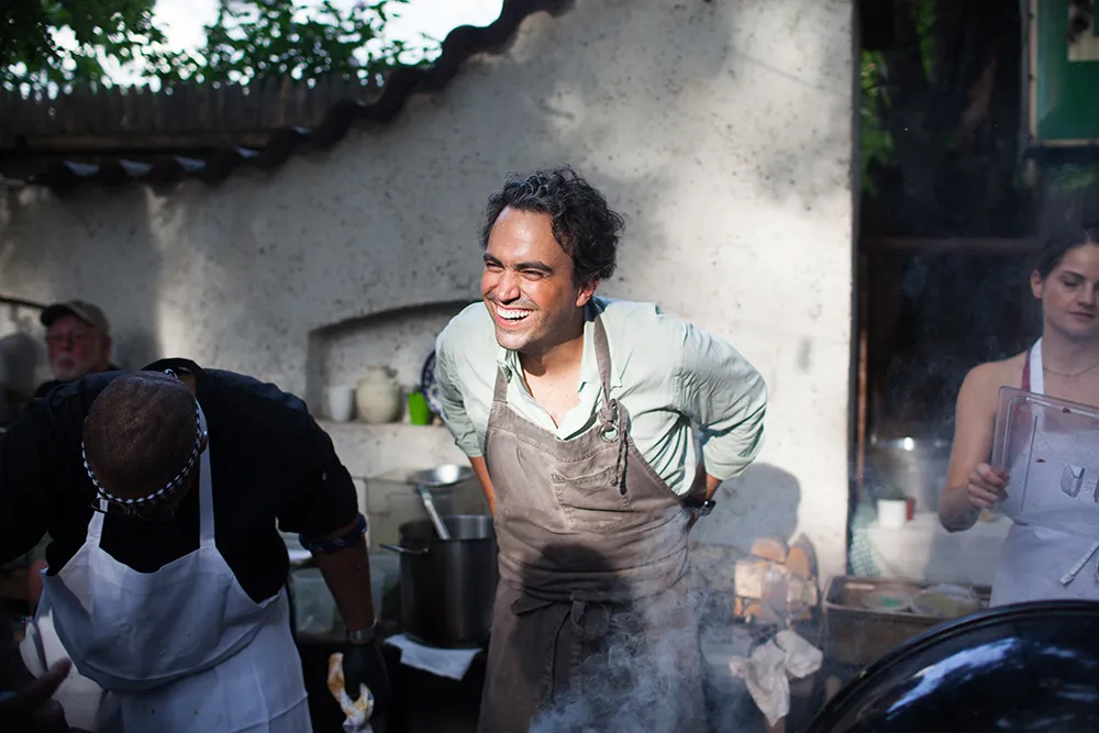 THE SOCIAL FLOW OF A SUNDAY ASADO