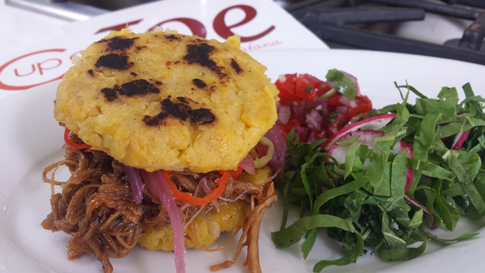 TOSTONES SLIDERS WITH PULLED PORK