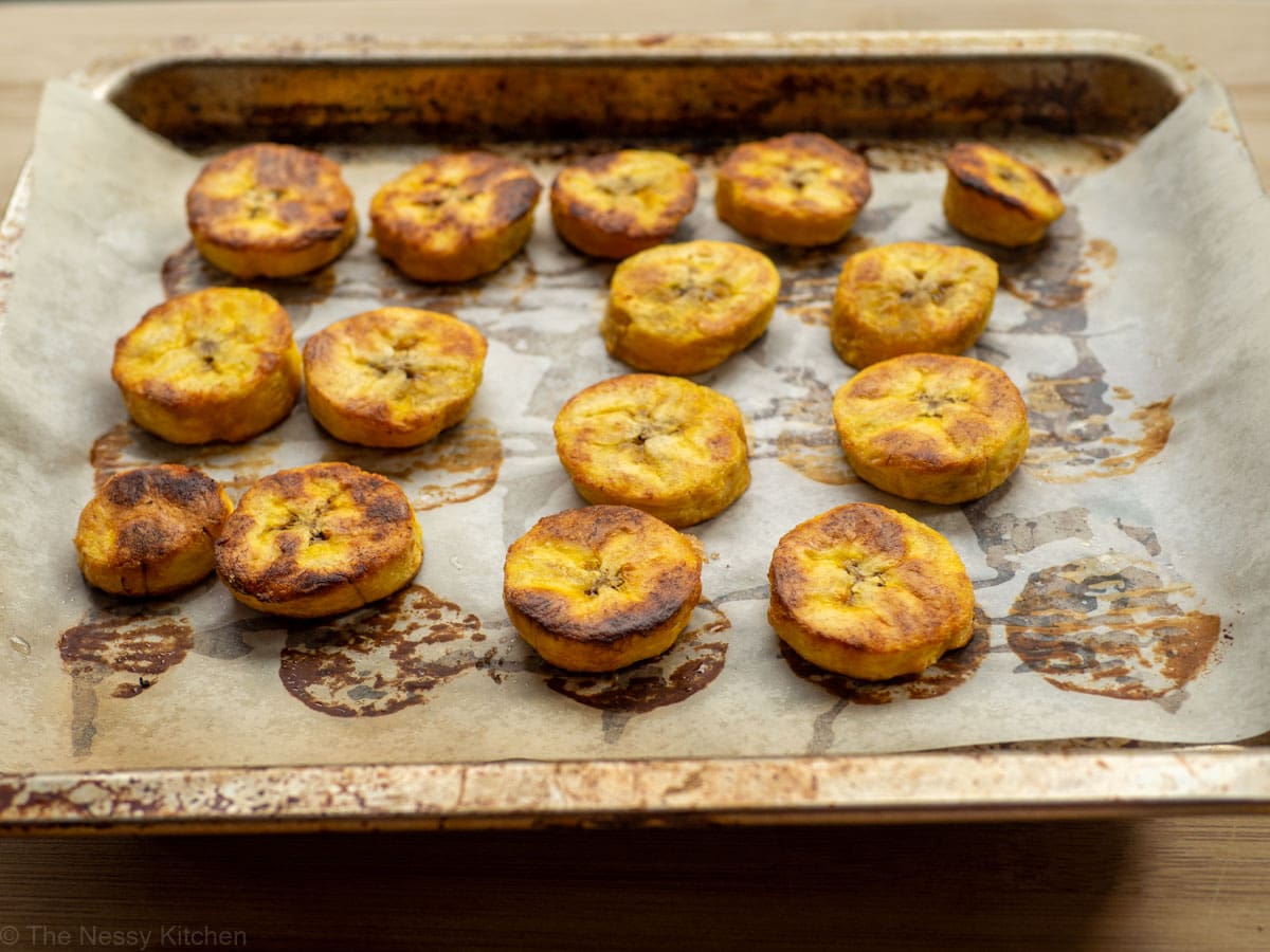 BAKING PLANTAINS: A HEALTHIER ALTERNATIVE