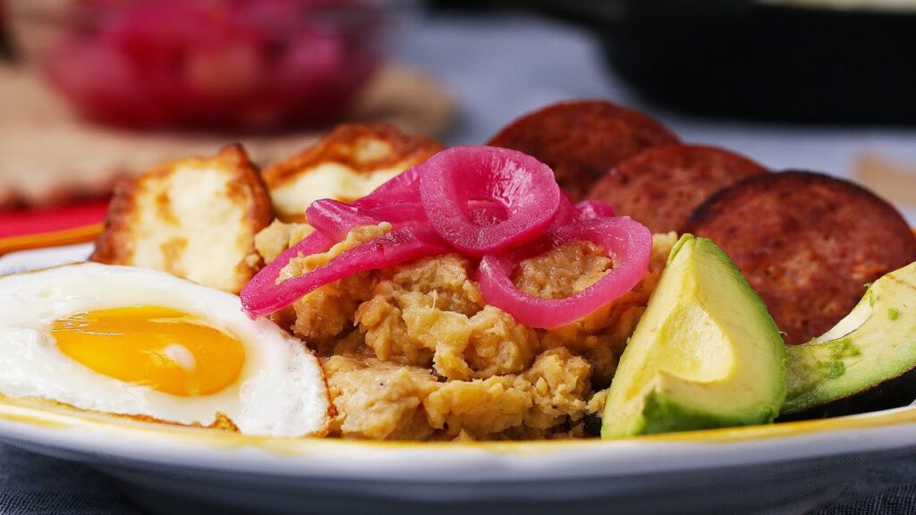 Serving mangu with avocado