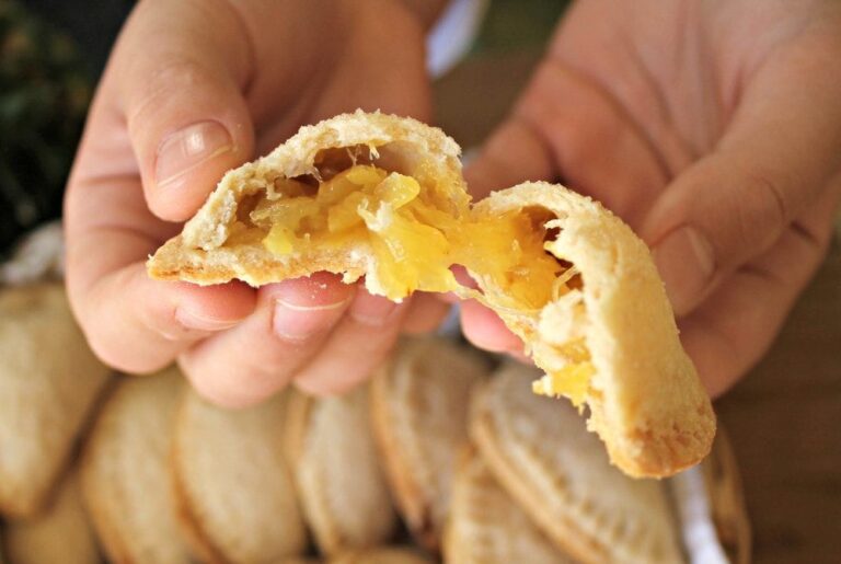 Empanadas de Piña Recipe