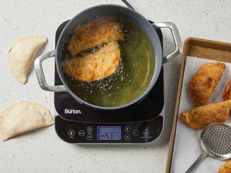 The Best Oil to Fry Empanadas: Which One Should You Use?